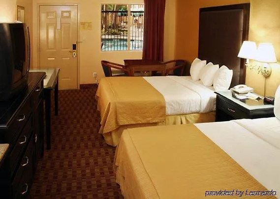 Quality & Suites Hotel