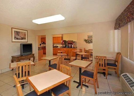 Quality & Suites Hotel 3*