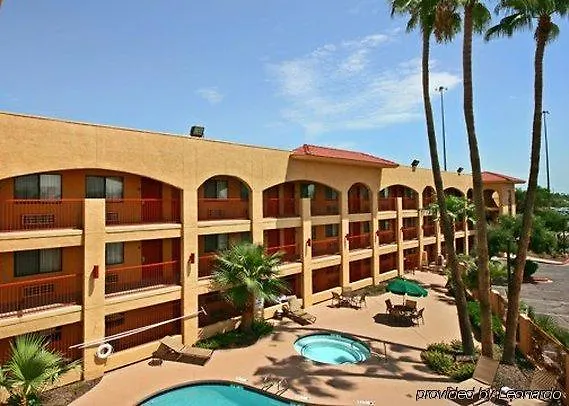 Quality & Suites 3* Phoenix