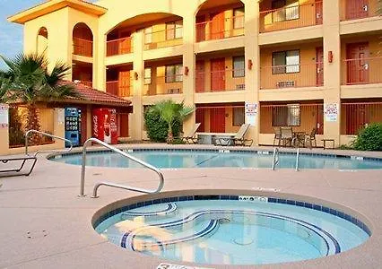 Quality & Suites Hotel