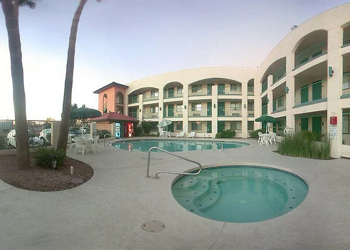Hotel Quality & Suites 3*